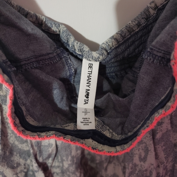 Dress - Picture 3 of 4